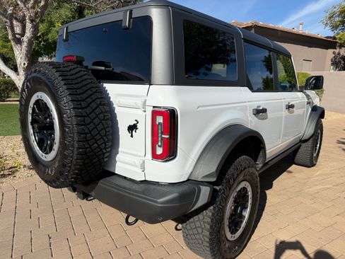 Used 2023 Ford Bronco Badlands w/ Sasquatch Package image 2