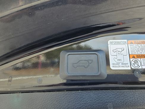 Used 2015 Toyota RAV4 Limited image 20