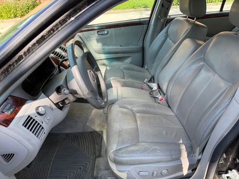 Used 2007 Cadillac DTS Luxury I w/ Sun And Sound Package FWD image 6