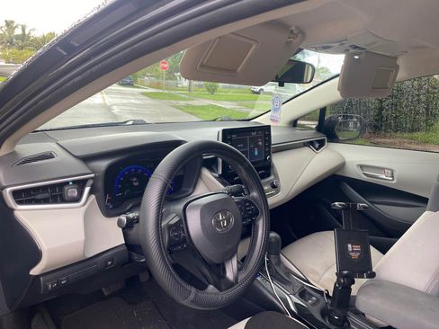 Used 2020 Toyota Corolla LE image 7