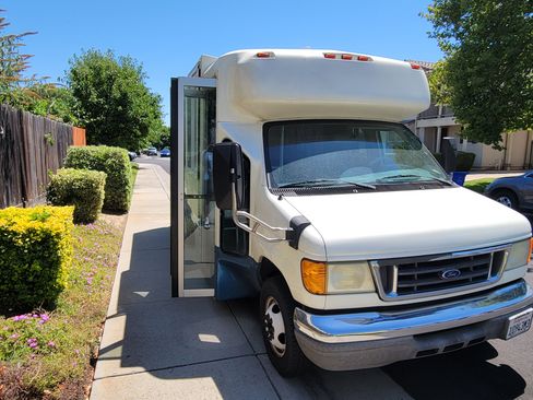 Used 2007 Ford E-450 and Econoline 450 RWD image 4