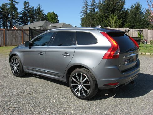 Used 2016 Volvo XC60 T5 Platinum image 6
