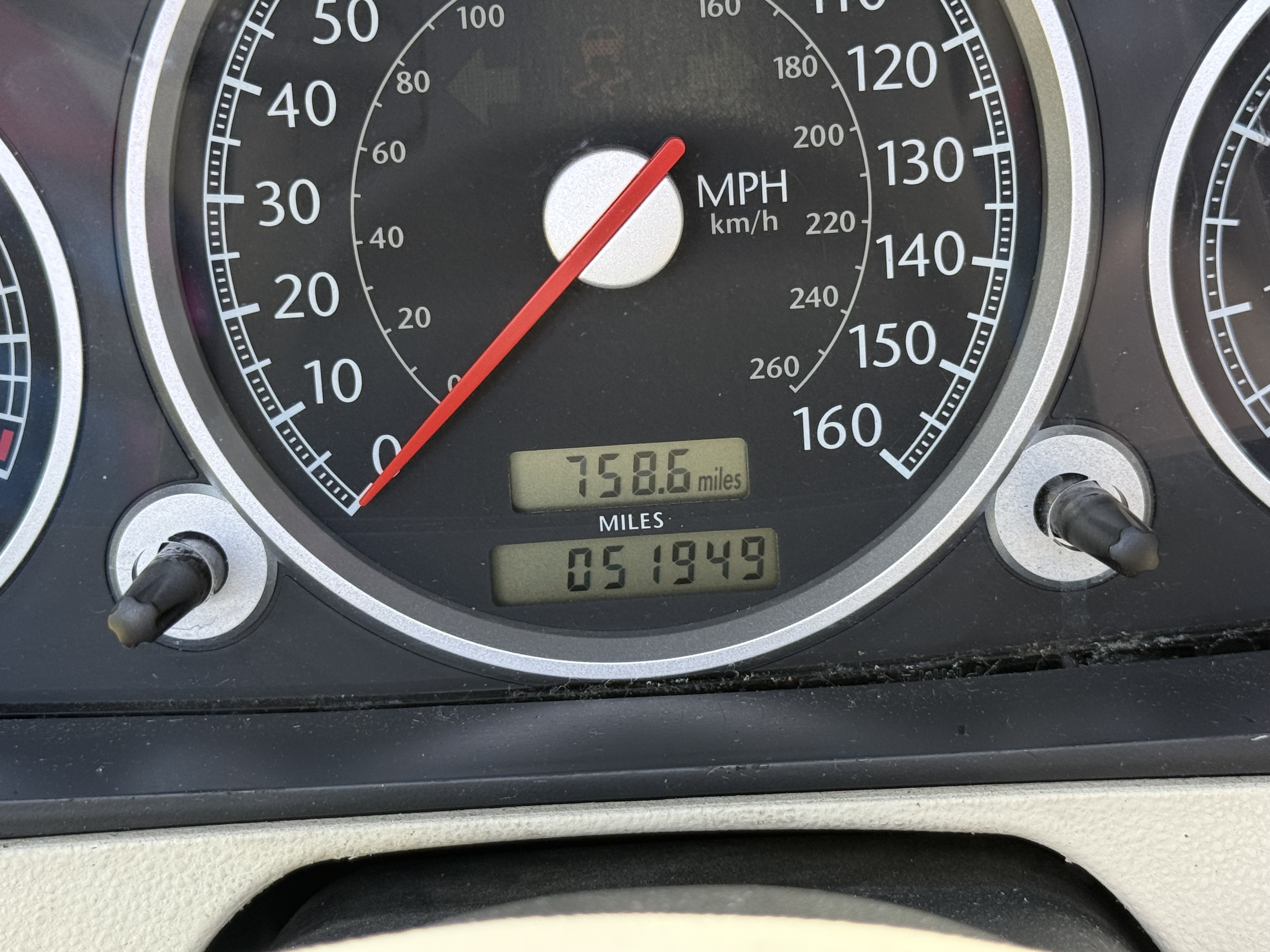 Used 2005 Chrysler Crossfire Limited RWD image 10