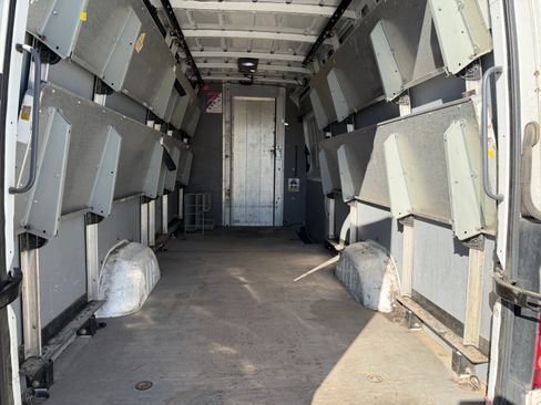 Used 2012 Mercedes-Benz Sprinter 2500 image 10