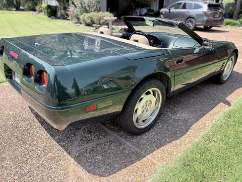 Used 1994 Chevrolet Corvette Convertible RWD image 6