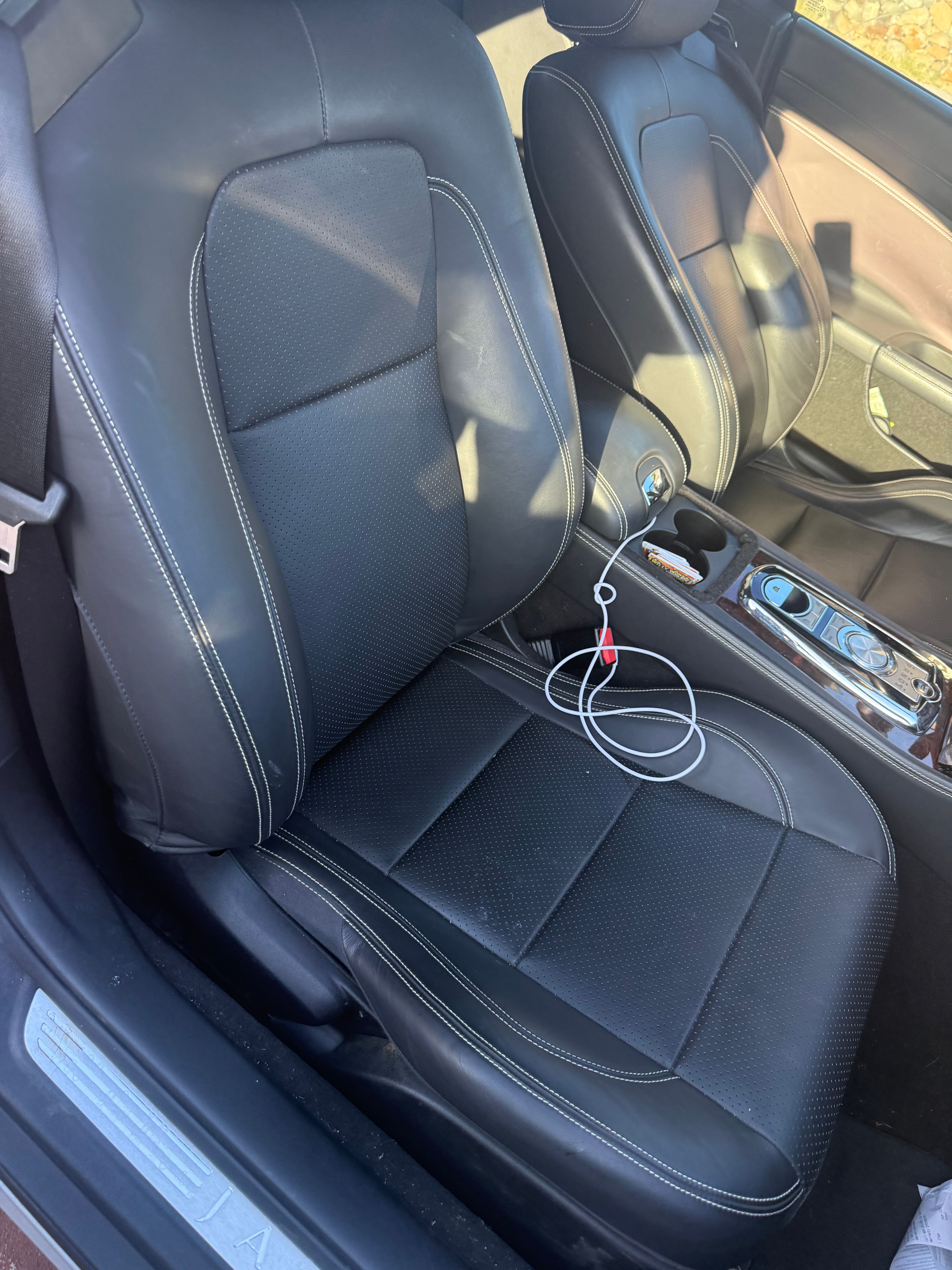 Used 2010 Jaguar XKR R RWD image 18