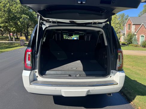 Used 2016 GMC Yukon XL Denali w/ Open Road Package image 10