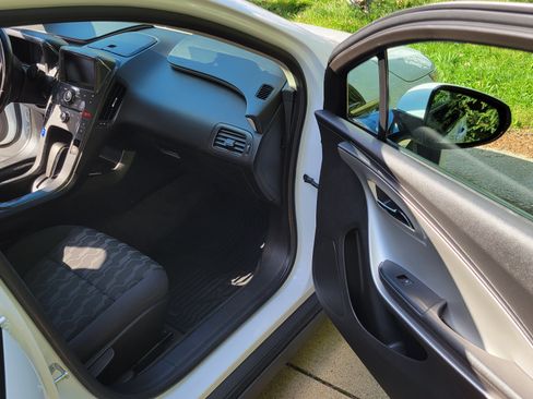 Used 2015 Chevrolet Volt image 4