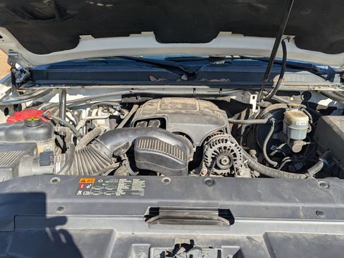 Used 2013 Chevrolet Avalanche LTZ image 12