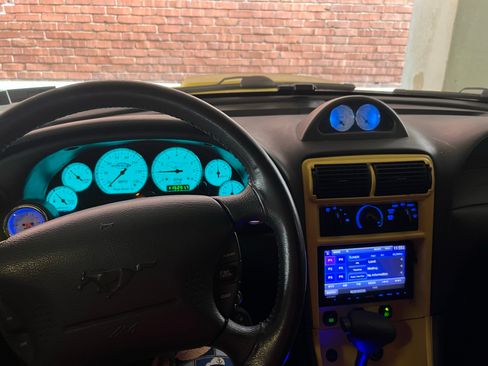 Used 2001 Ford Mustang GT image 2