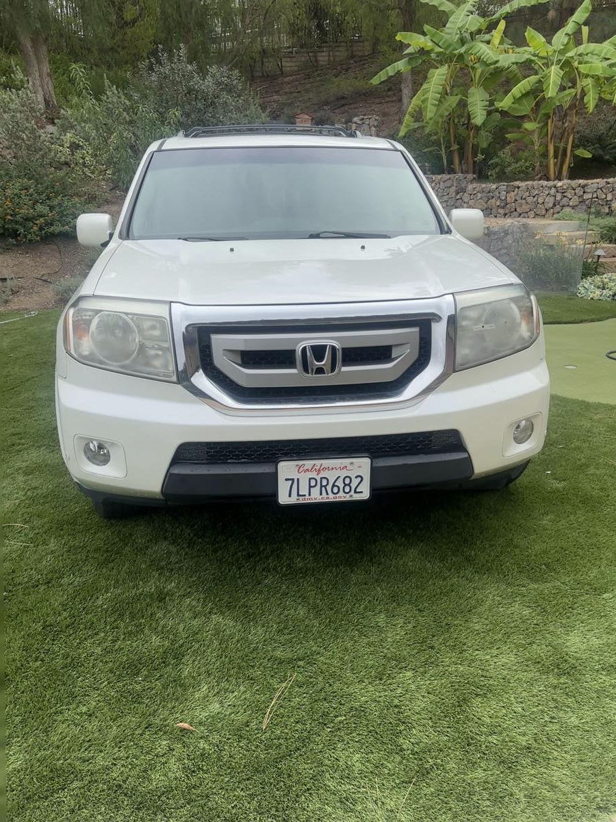 Used 2011 Honda Pilot Touring image 1