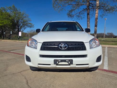 Used 2012 Toyota RAV4 Sport Utility 4D w/ Upgrade Value Pkg image 9