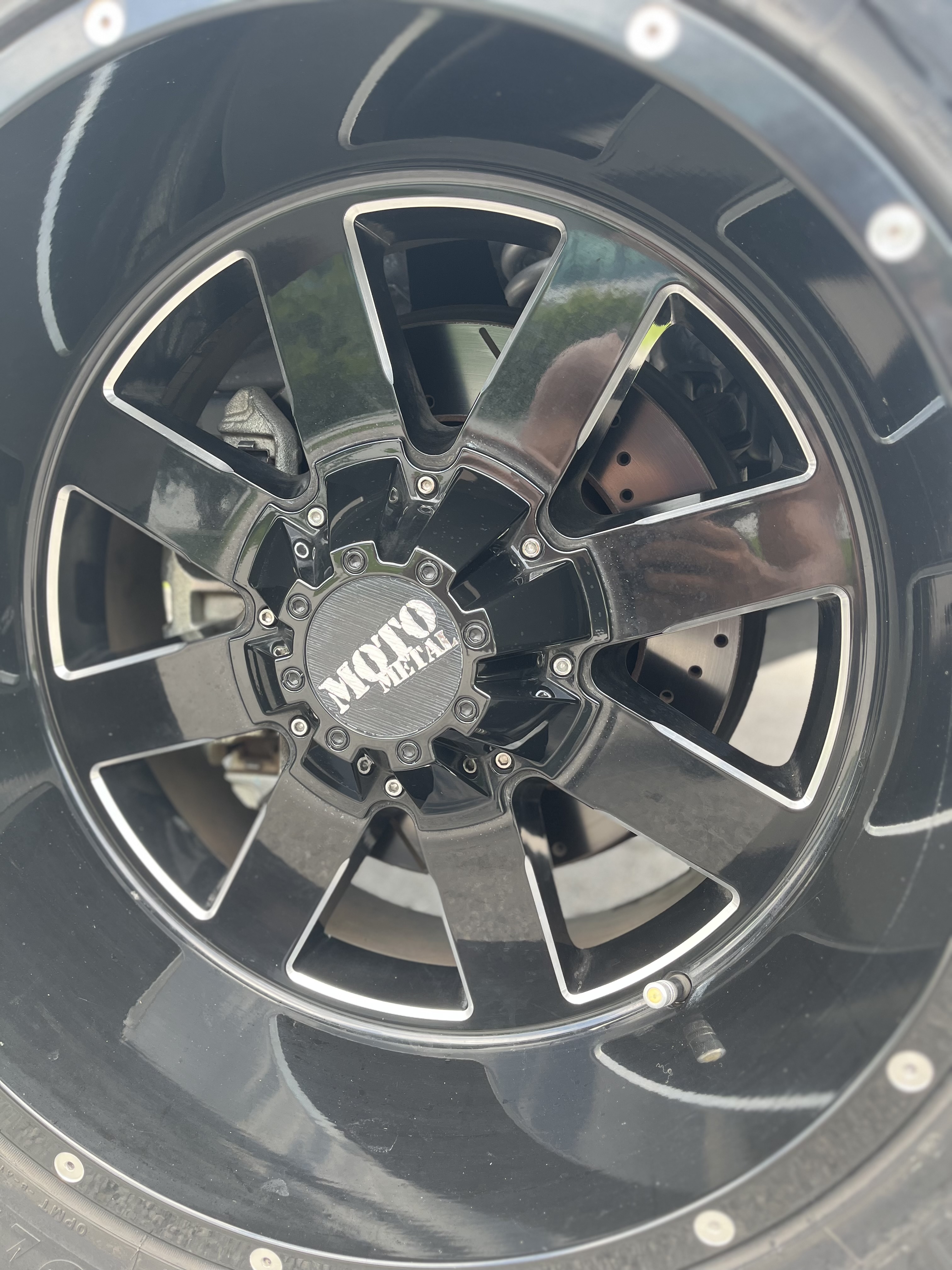 Used 2019 Ford F150 Lariat w/ Equipment Group 502A Luxury AWD/4WD image 8