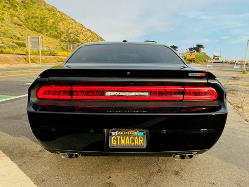 Used 2013 Dodge Challenger SRT8 w/ Harman Kardon Audio Group RWD image 5