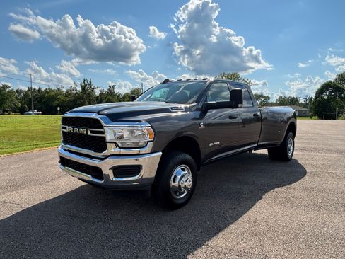 Used 2021 RAM 3500 Tradesman AWD/4WD image 2