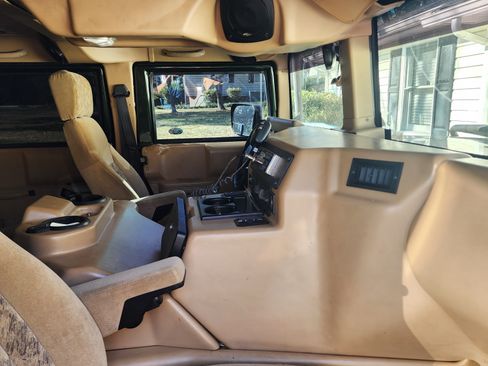 Used 2001 HUMMER H1 4-Door Wagon image 6