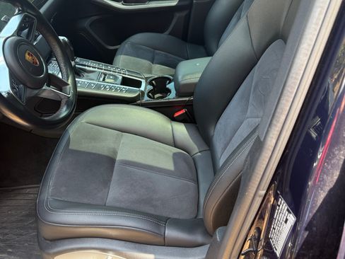 Used 2018 Porsche Macan Sport Edition AWD/4WD image 4