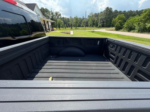 Used 2018 Ford F150 Platinum w/ Equipment Group 701A Luxury AWD/4WD image 11