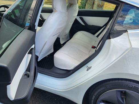 Used 2020 Tesla Model 3 image 8