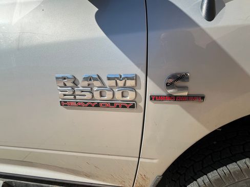 Used 2017 RAM 2500 SLT image 10