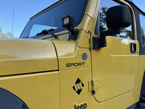 Used 2006 Jeep Wrangler Sport w/ 30" Tire & Wheel Group image 8