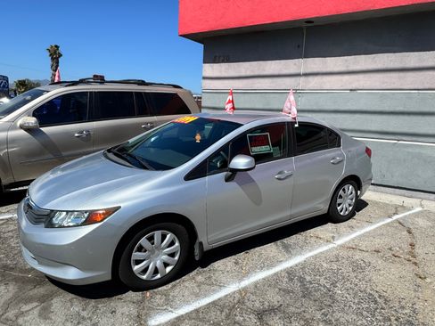 Used 2012 Honda Civic LX image 4