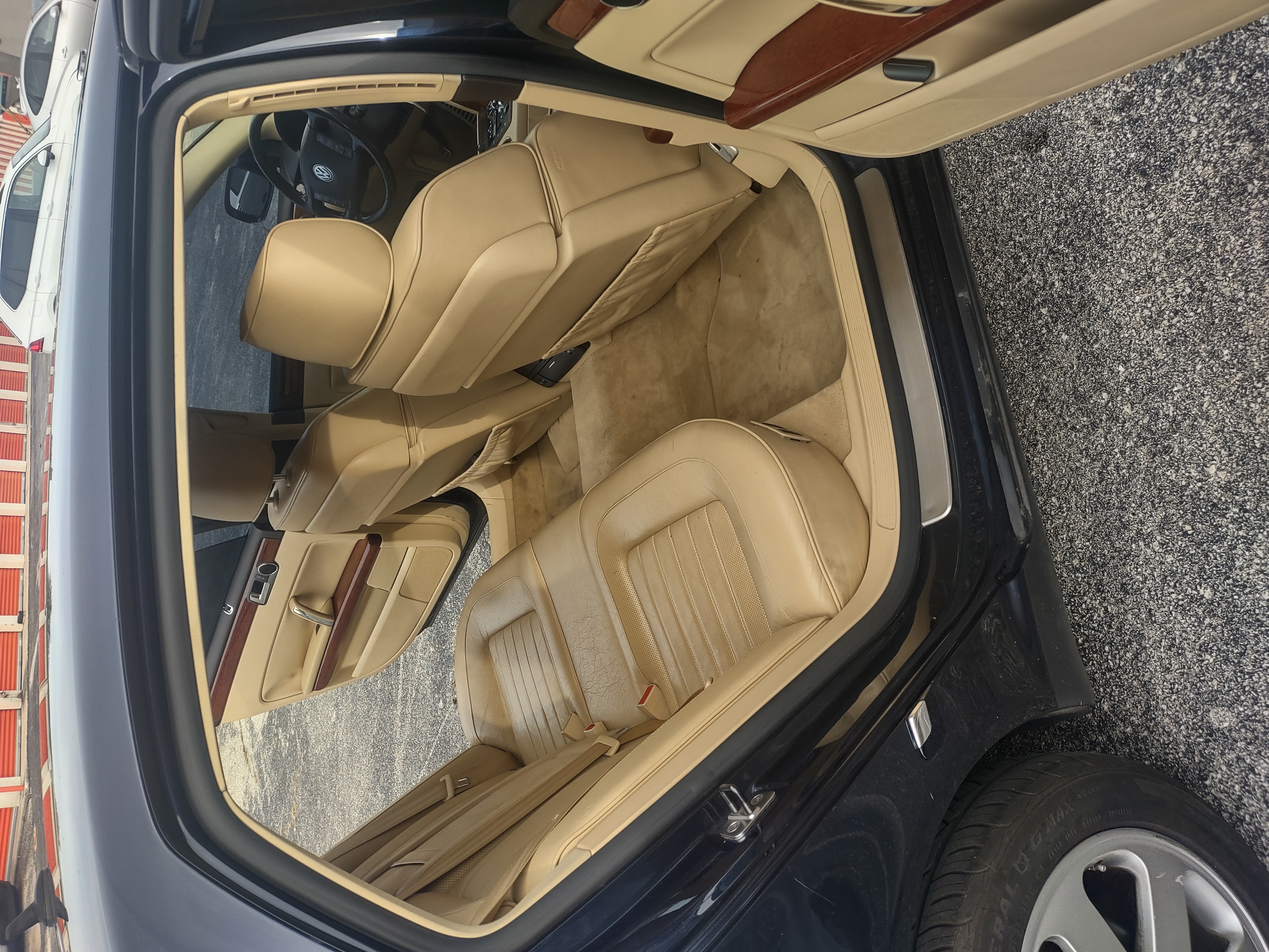 Used 2004 Volkswagen Phaeton V8 AWD/4WD image 19