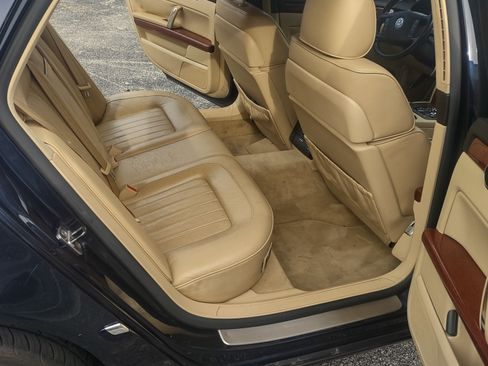 Used 2004 Volkswagen Phaeton V8 image 19