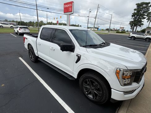 Used 2021 Ford F150 XLT w/ Equipment Group 302A High AWD/4WD image 4
