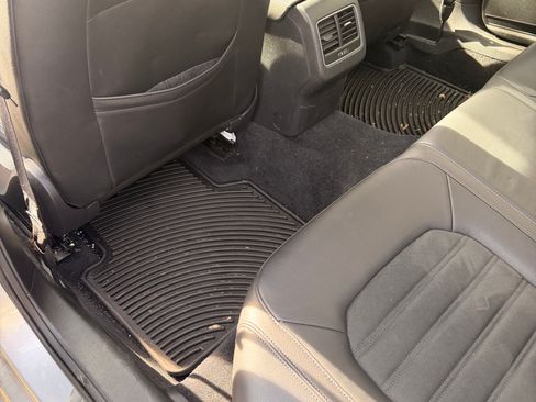 Used 2014 Volkswagen Passat 1.8T SEL Premium image 9