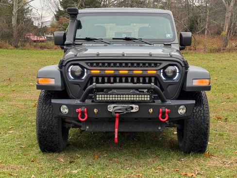 Used 2020 Jeep Wrangler Sport AWD/4WD image 4