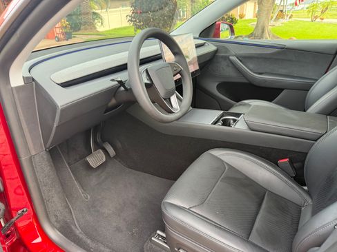 Used 2026 Tesla Model Y Long Range AWD/4WD image 8