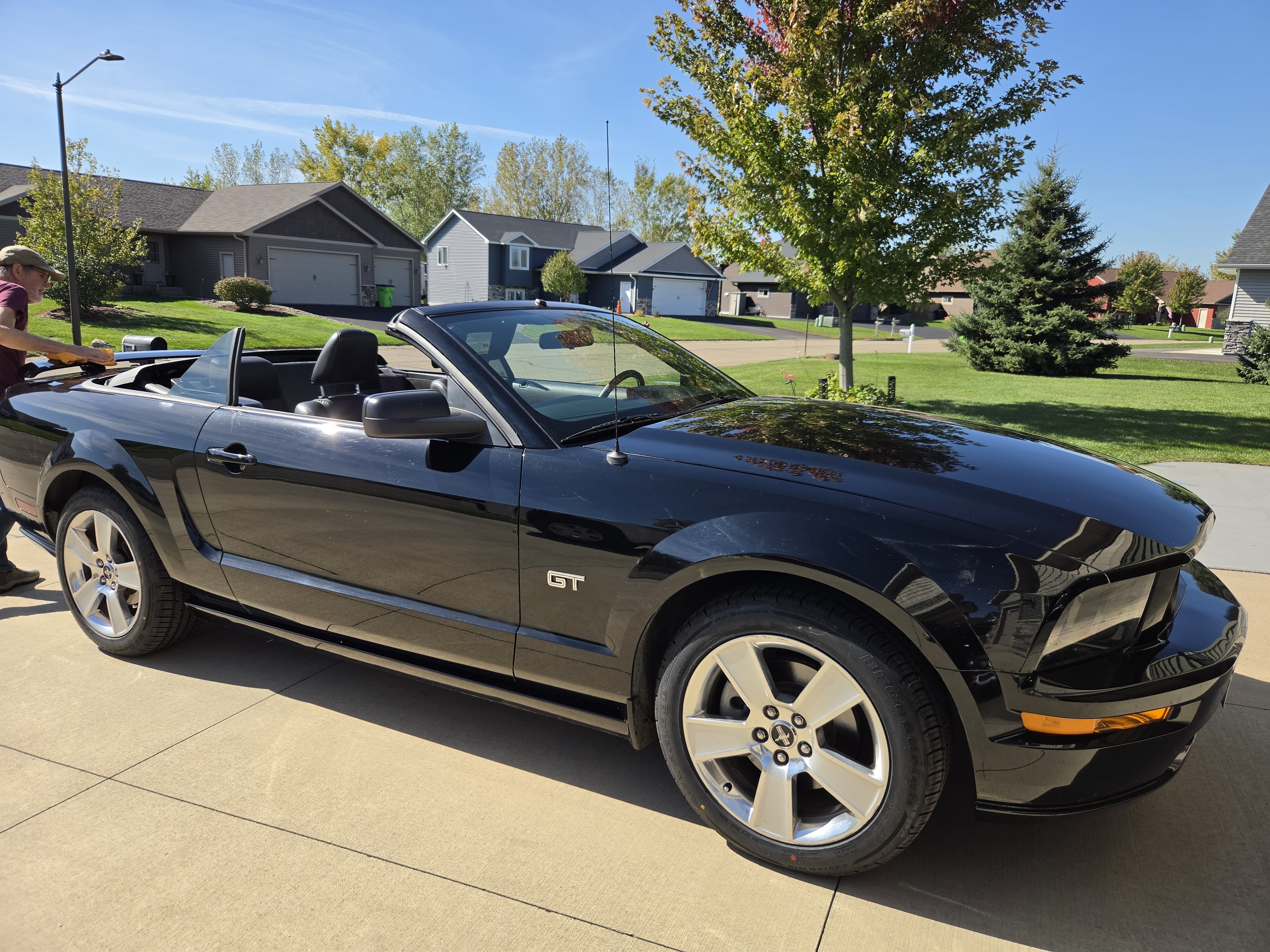 Used 2006 Ford Mustang GT RWD image 8