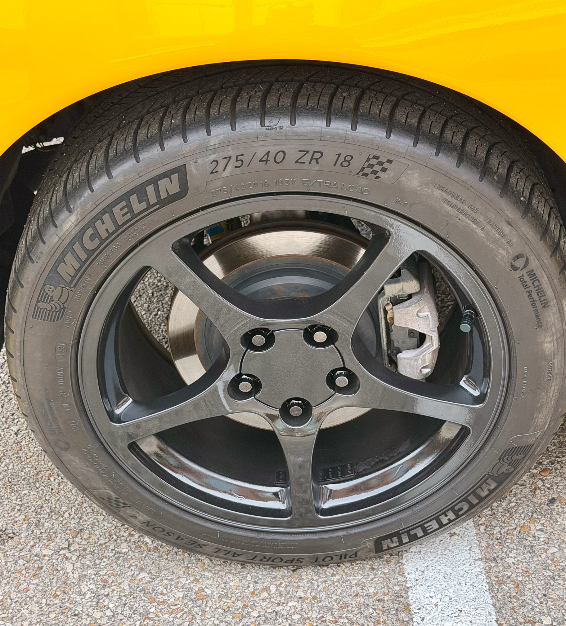 Used 2004 Chevrolet Corvette Convertible w/ Preferred Equipment Group RWD image 10