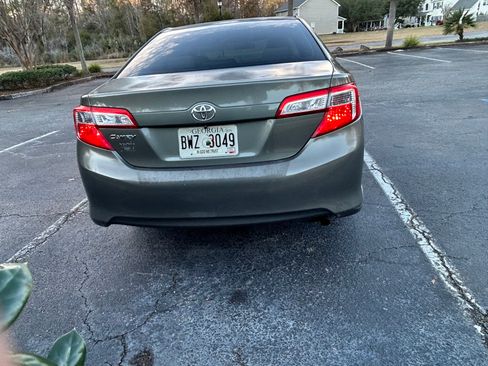 Used 2014 Toyota Camry L image 4