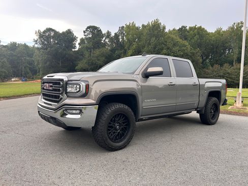 Used 2017 GMC Sierra 1500 SLE w/ SLE Value Package AWD/4WD image 1