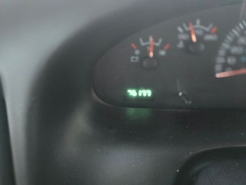 Used 2002 Dodge B1500 image 14