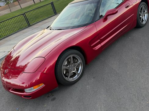 Used 2002 Chevrolet Corvette Convertible w/ Preferred Equipment Group2 image 12