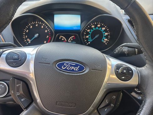 Used 2014 Ford Escape Titanium image 2
