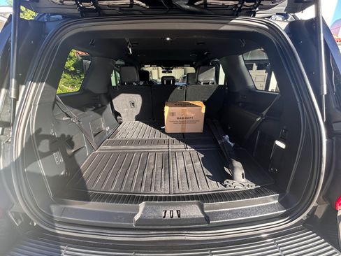 Used 2021 Ford Expedition XLT w/ Black Accent Package image 5