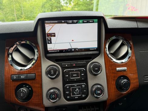 Used 2016 Ford F250 King Ranch w/ FX4 Off-Road Package AWD/4WD image 10