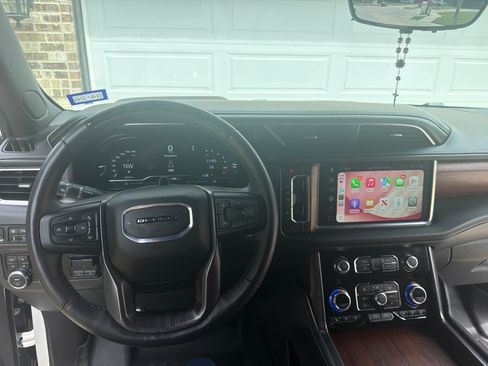 Used 2024 GMC Yukon XL Denali Ultimate AWD/4WD image 8