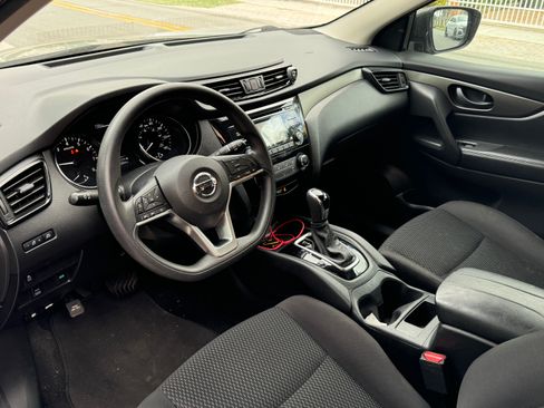 Used 2018 Nissan Rogue Sport S image 8