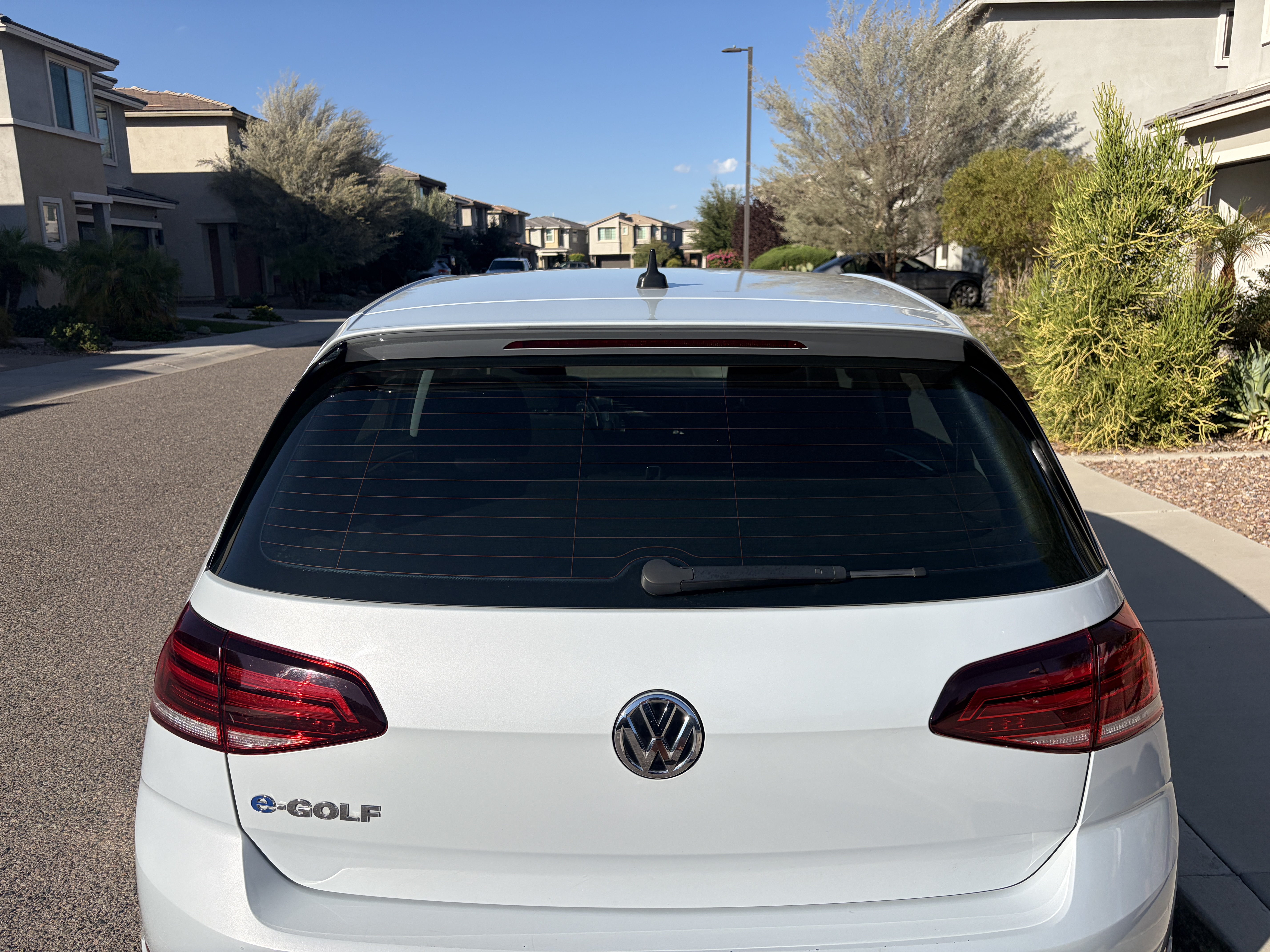 Used 2017 Volkswagen e-Golf SE FWD image 6