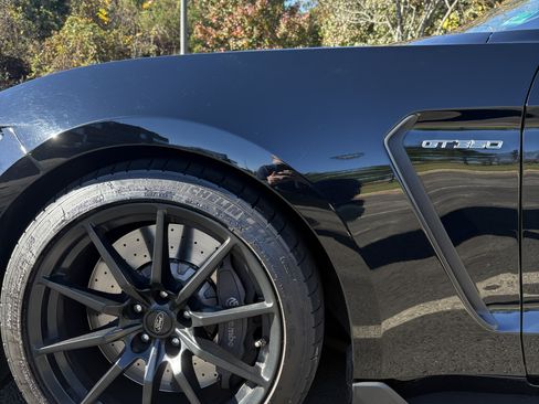 Used 2018 Ford Mustang Shelby GT350 w/ Convenience Package image 6