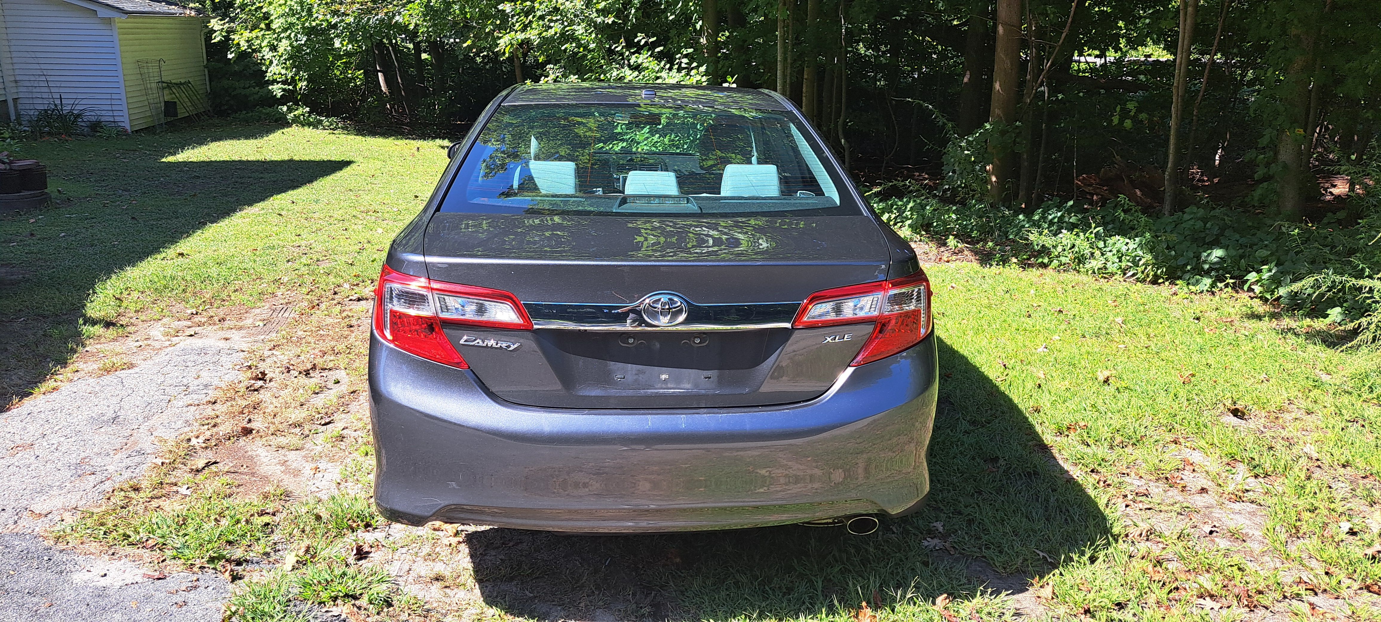 Used 2014 Toyota Camry XLE FWD image 6