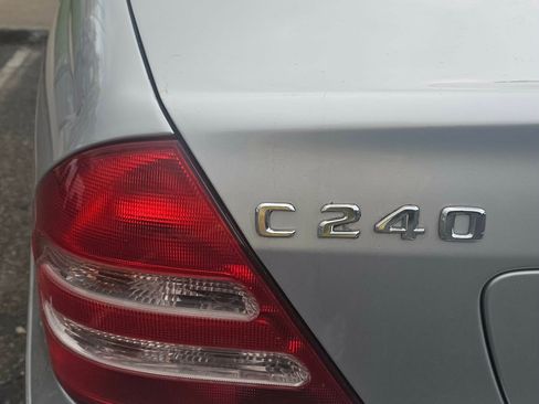 Used 2003 Mercedes-Benz C 240 Sedan image 21