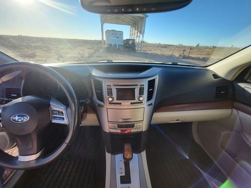 Used 2014 Subaru Outback 2.5i Limited image 8