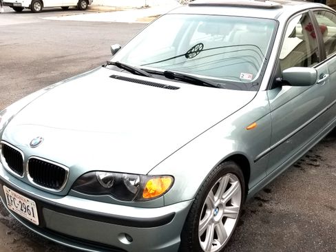 Used 2002 BMW 325i Sedan RWD image 1
