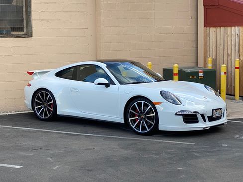 Used 2015 Porsche 911 Carrera 4S image 1